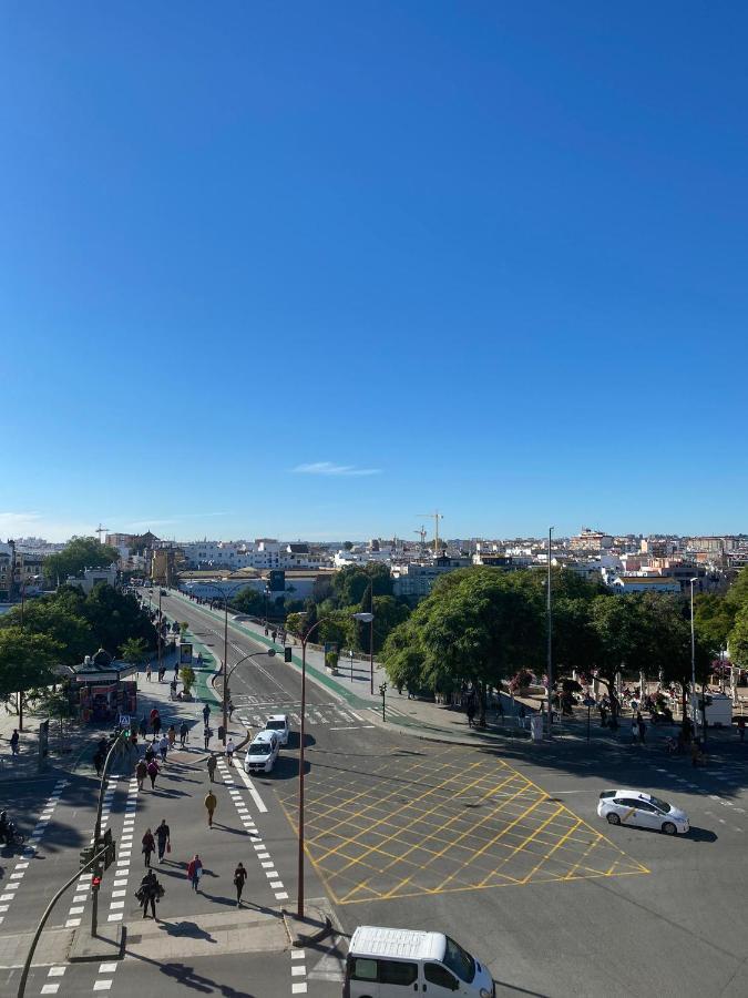 Apartamentos Paseo Colon Sevilla Bagian luar foto